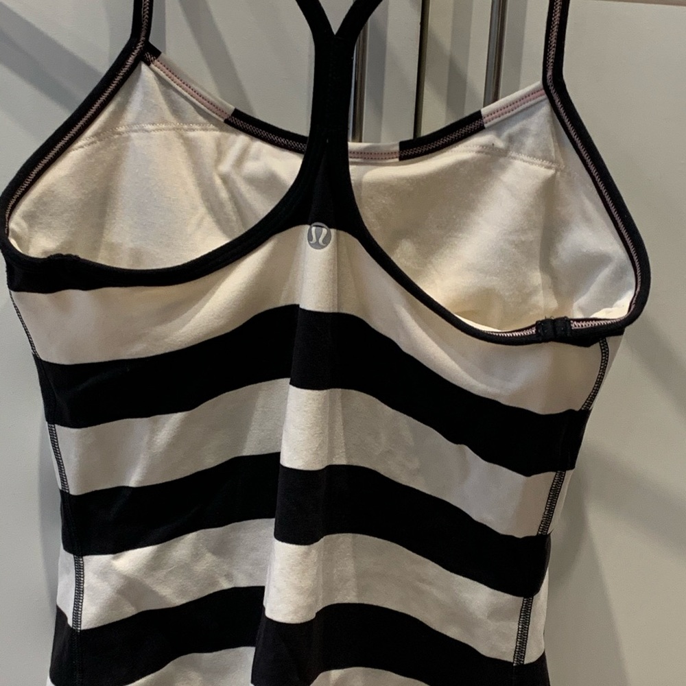 lululemon racerback tanktop with built in bra